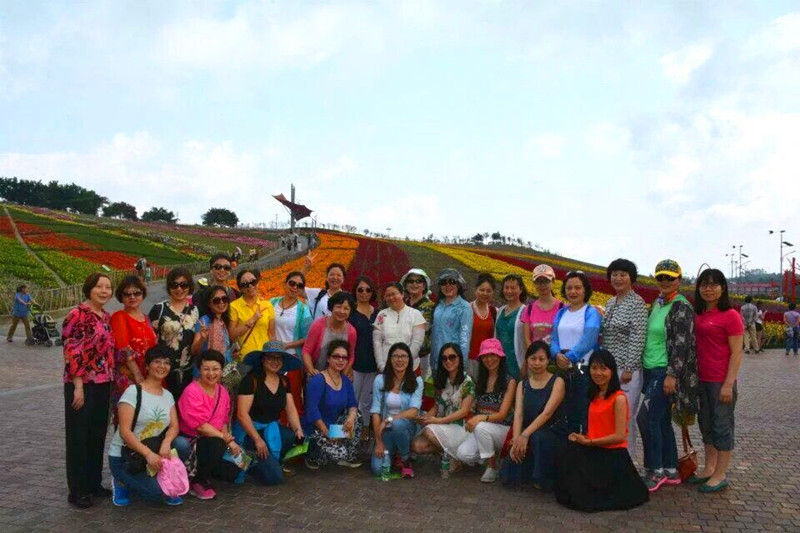 三八获奖人员活动照片