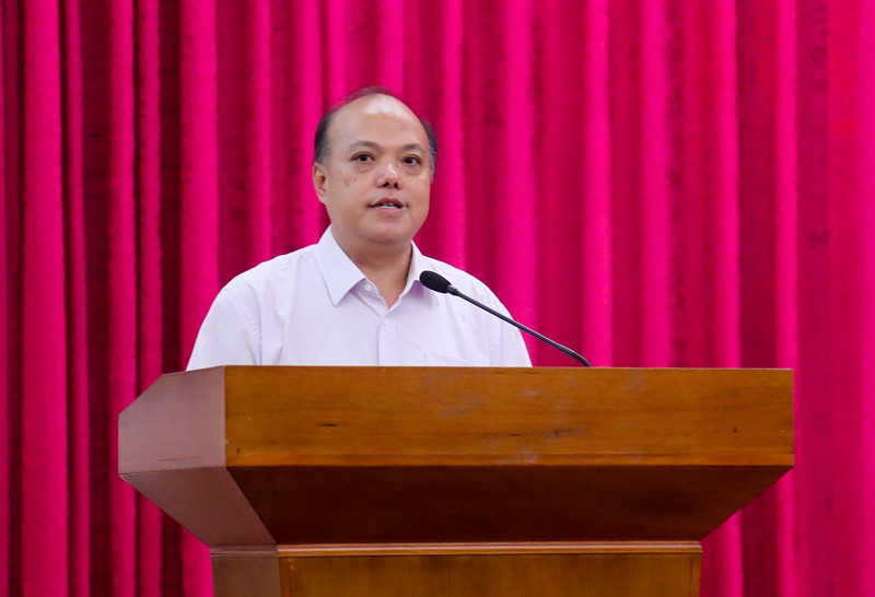 校党委副书记吕琦元2_副本