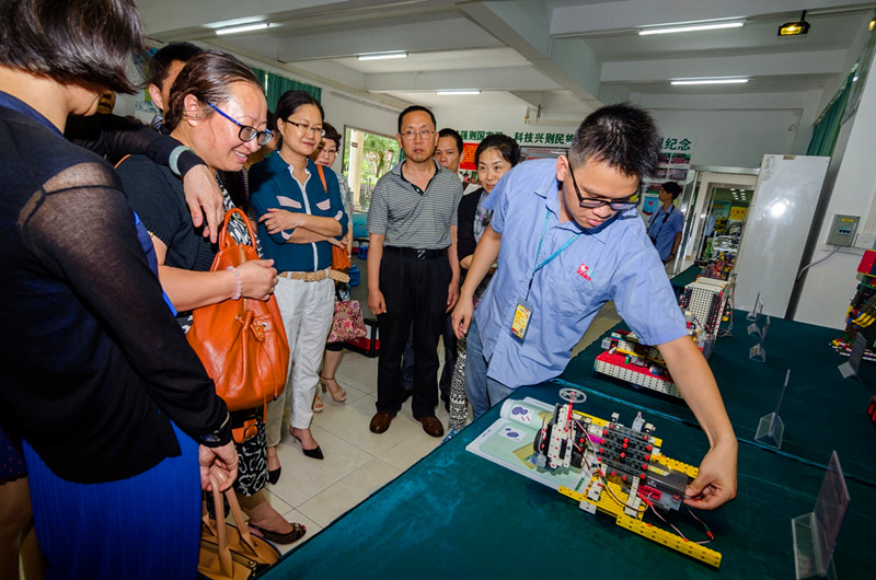 DSC_5414(龙昌公司机器人展示)