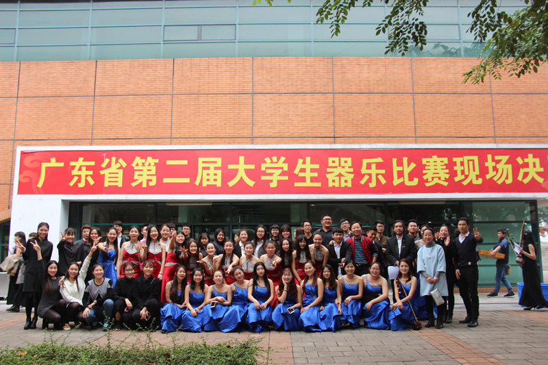 领导、老师和演员合影留念--800