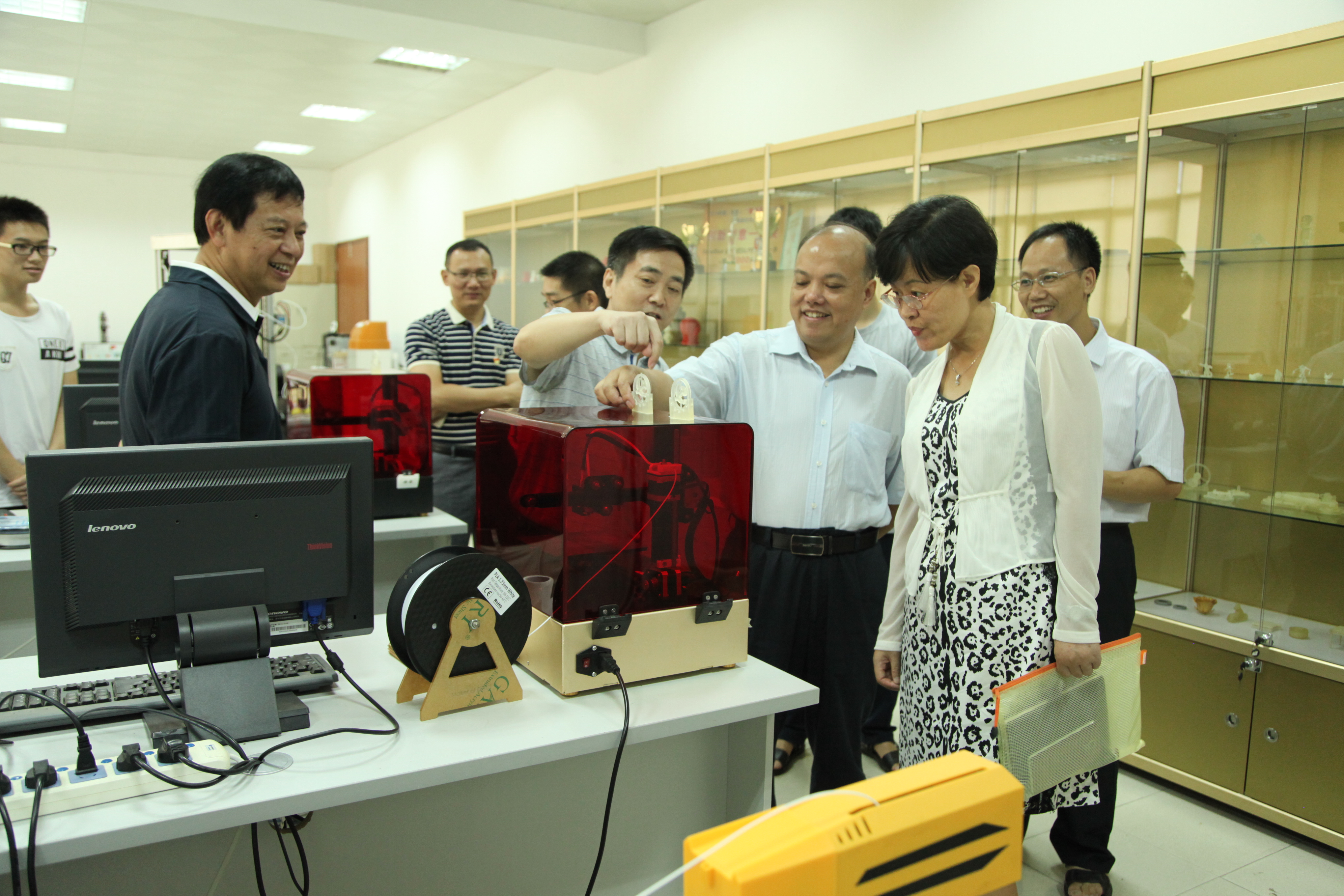 参观3打印创新平台