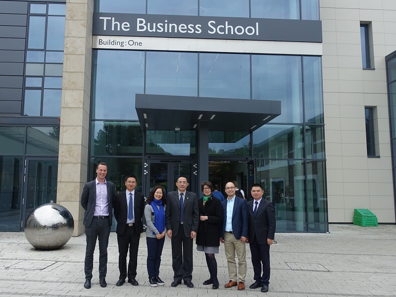 埃克赛特大学 学校