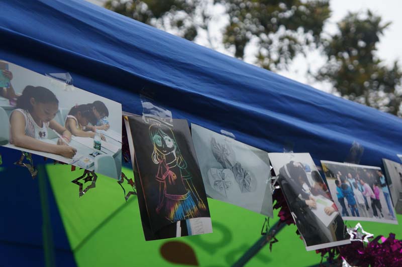 照片定格志愿服务站众多的活动