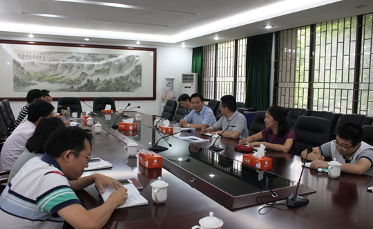 安书记出席座谈会